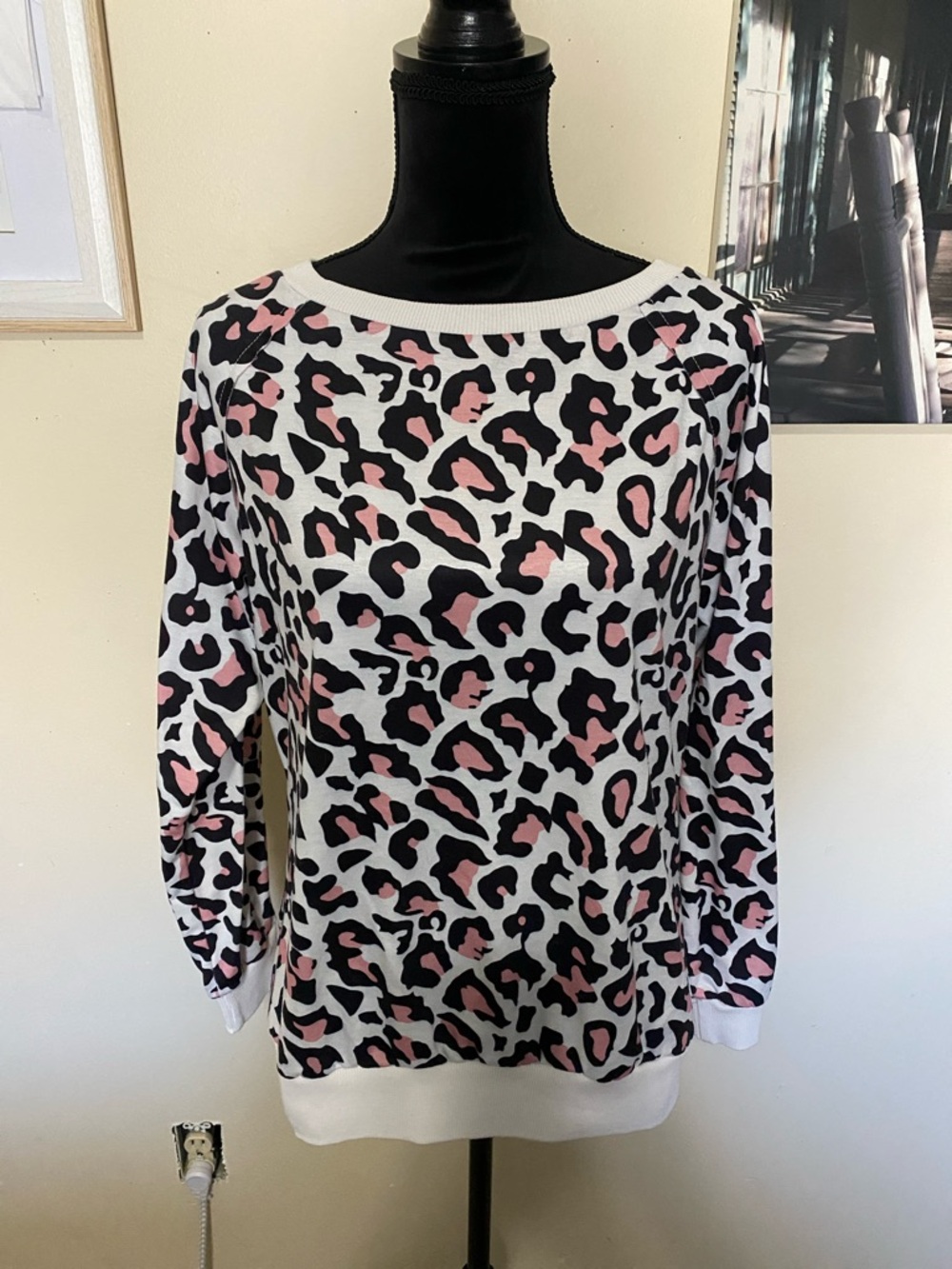 Source Unknown Pink Black & White Leopard Print Long Sleeve Top
